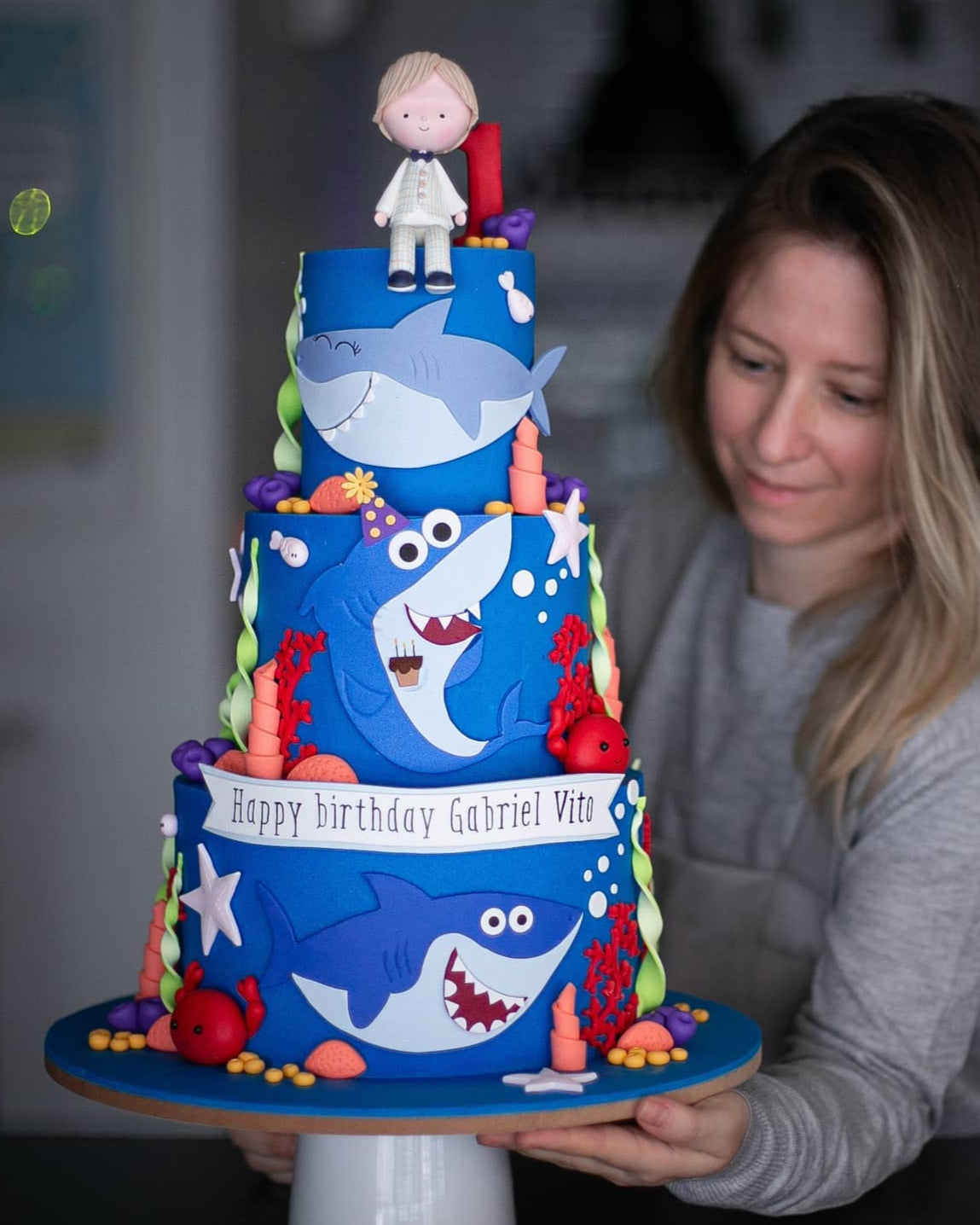 baby shark pasta – erkek çocuk doğum günü pastası