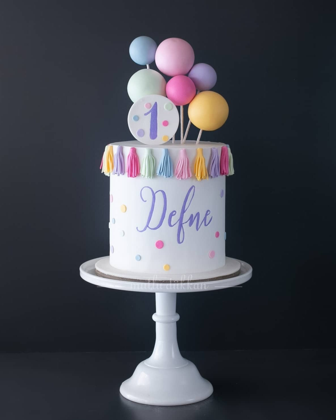 balon pasta – püskül süslemeli 1 yaş kız pastası