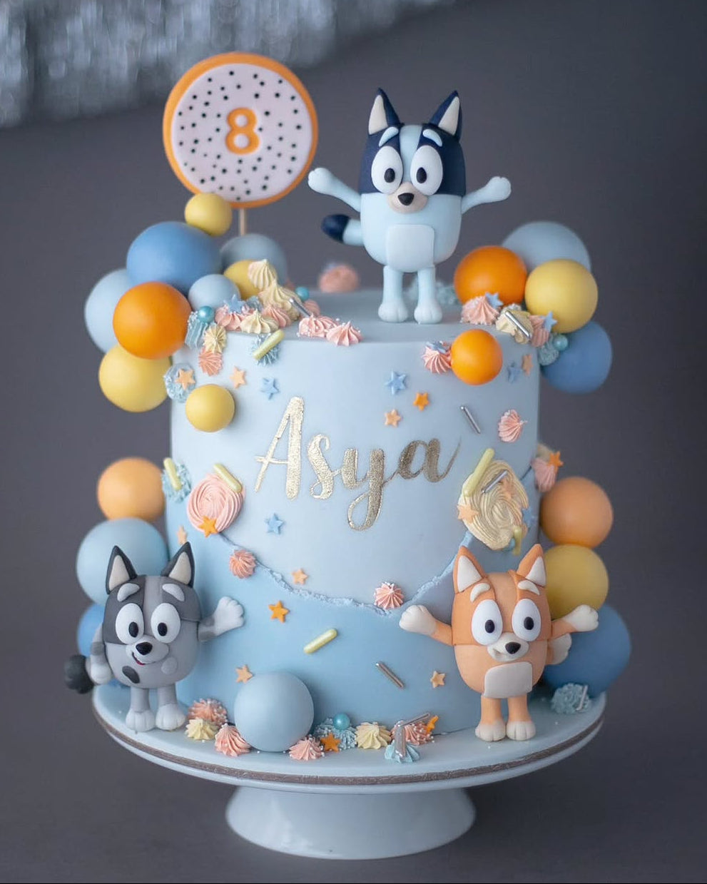 blueyli pasta – bingo ve muffin figürlü çocuk pastası