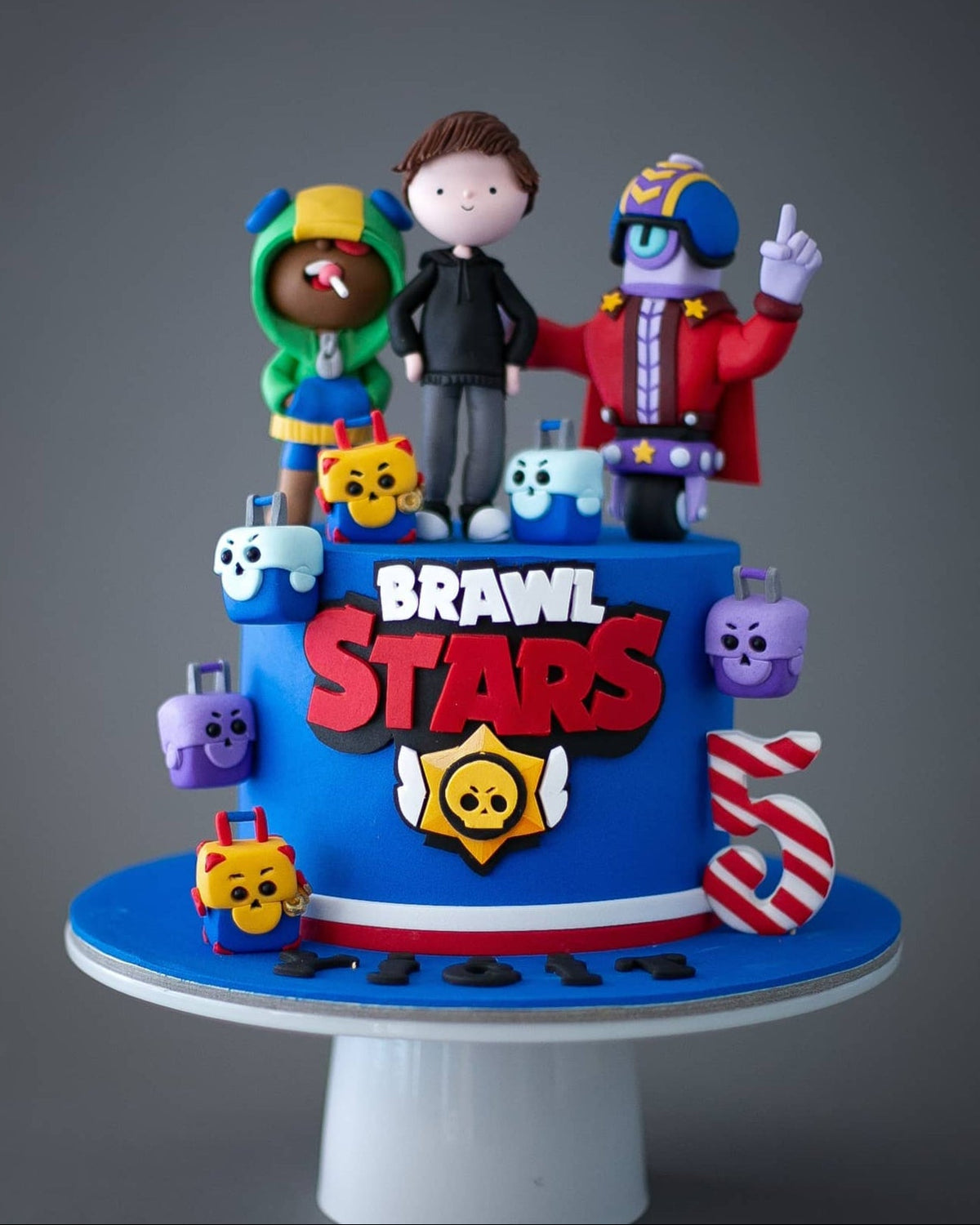 brawl stars pasta – leon ve robot stu figürlü erkek pastası