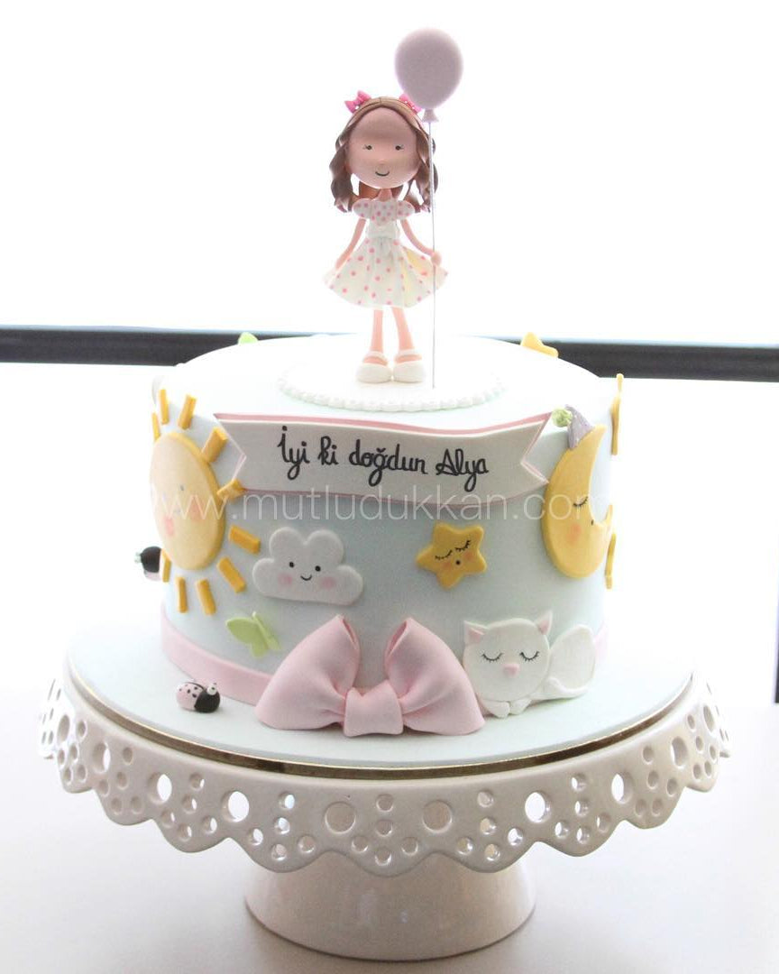 gökyüzü pasta – güneş ve ay ve yıldız süslü kız çocuk pastası