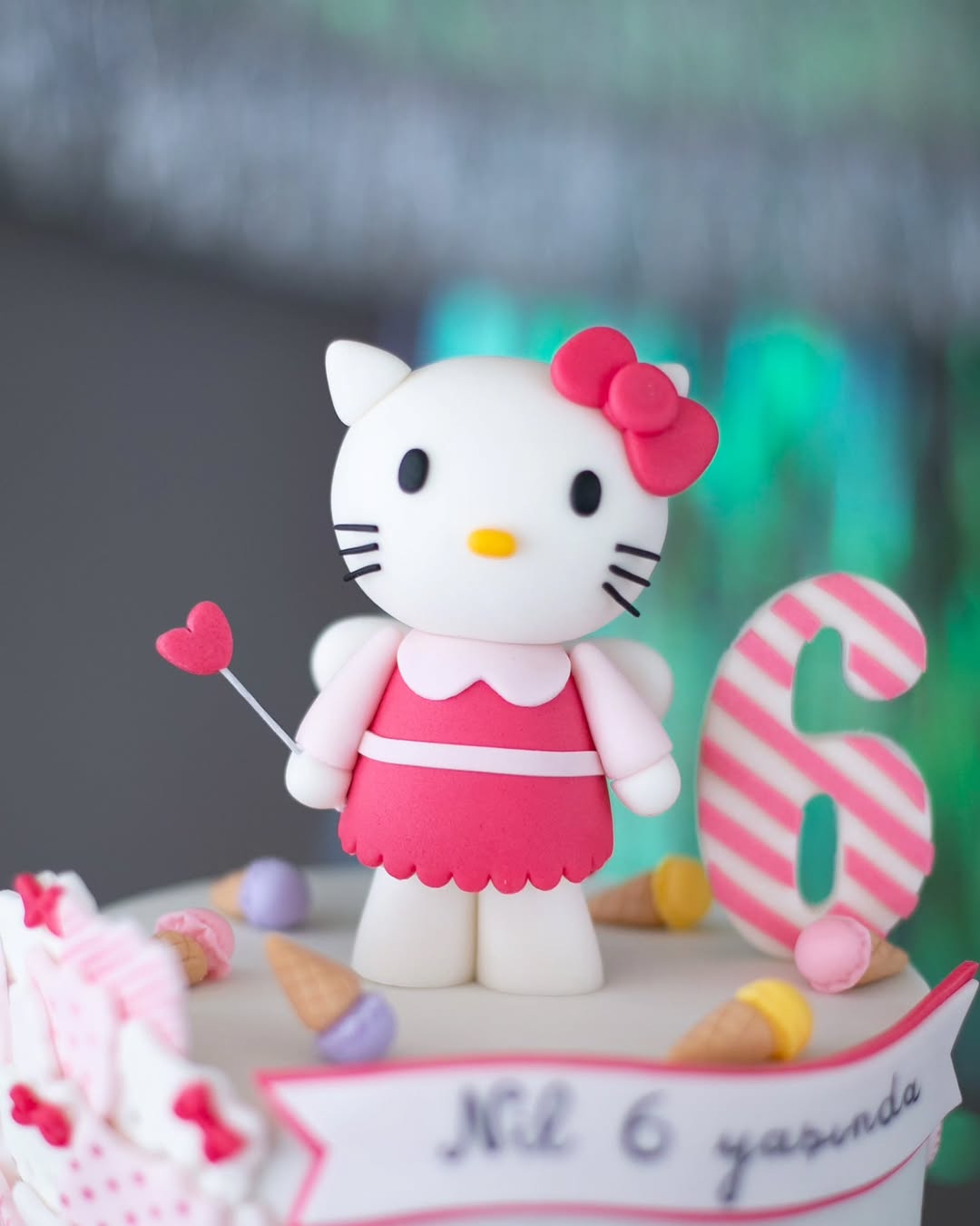 hello kitty pasta – balonlu doğum günü pastası