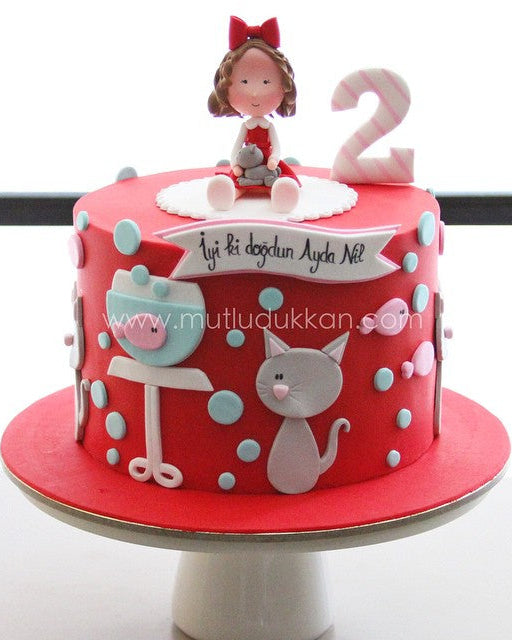 kırmızı pasta – kedi figürlü kız doğum günü pastası