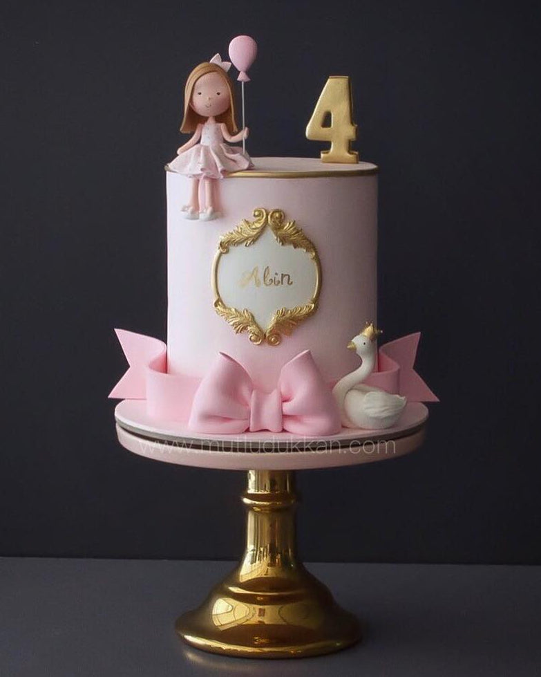 kuğu pasta – pembe süslemeli kız çocuk doğum günü pastası