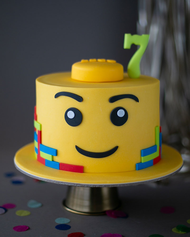 lego pasta – lego adam kafası süslemeli pasta