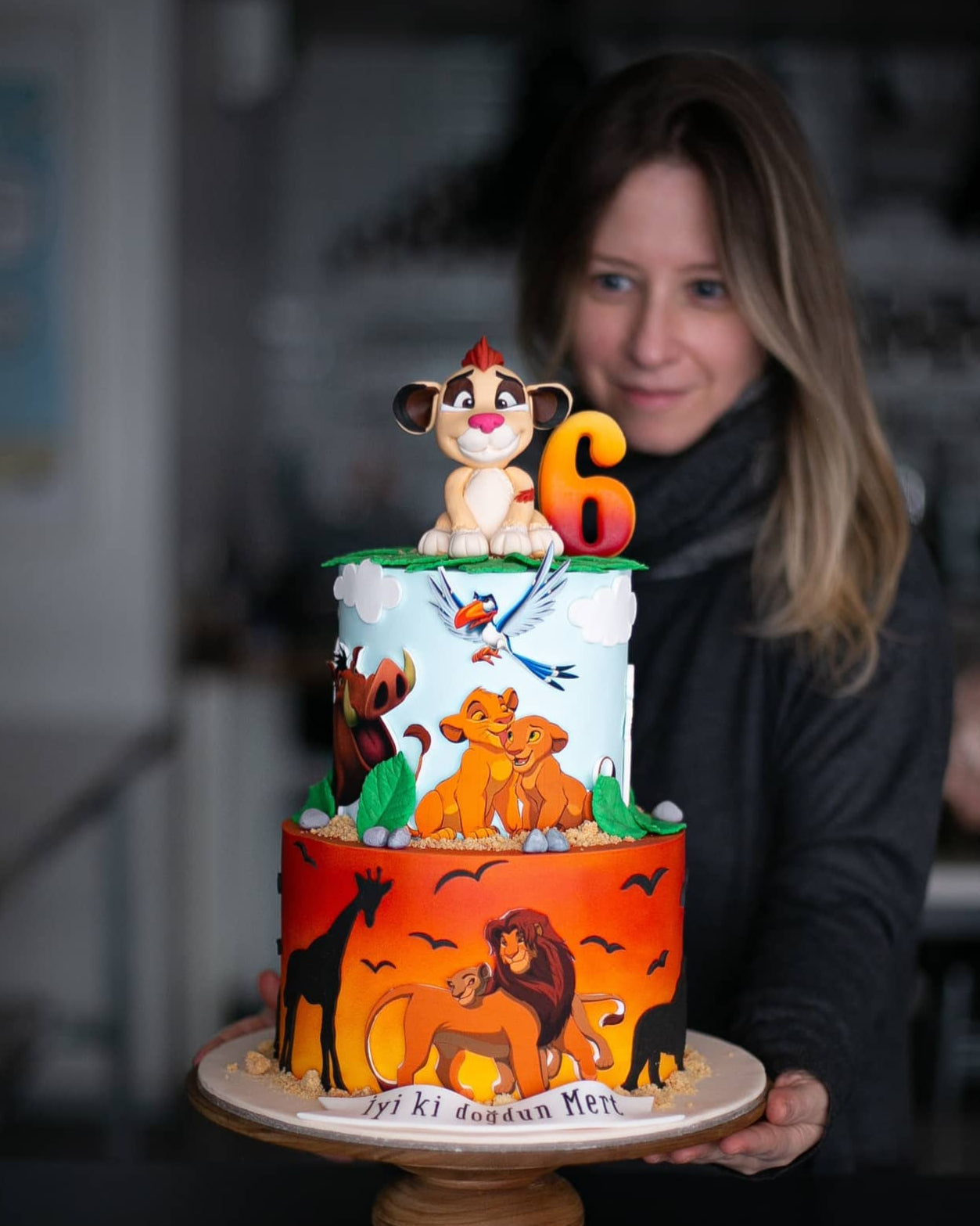 lion king pasta – simba figürlü çocuk doğum günü pastası