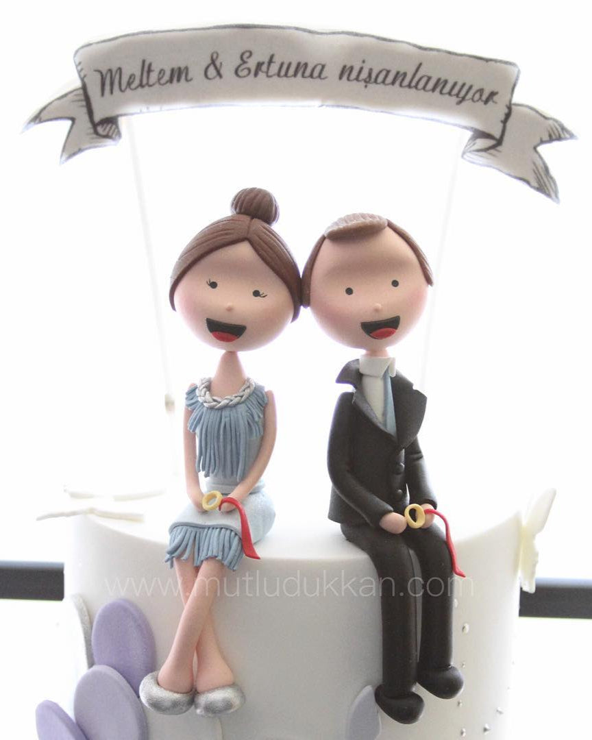 nişan pastası – kadın ve erkek figürlü balon süslemeli pasta