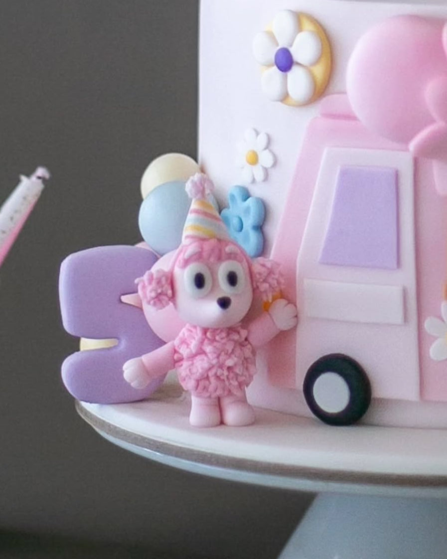 Pembe Blueyli Pasta – Coco Figürü