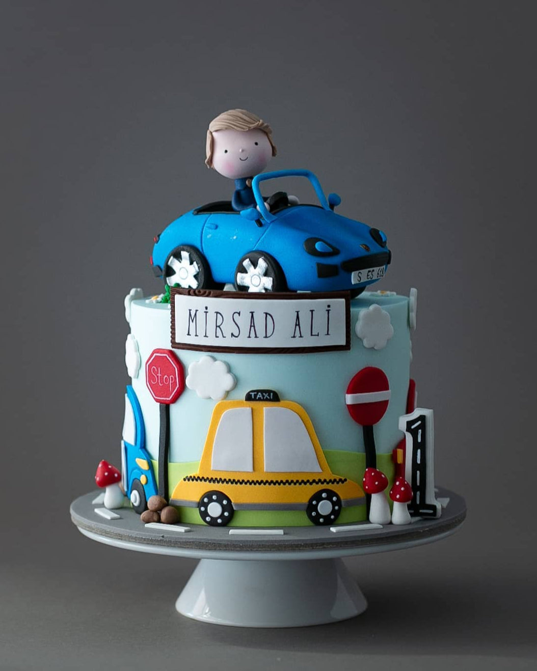 Porsche Araba Süslemeli Pasta
