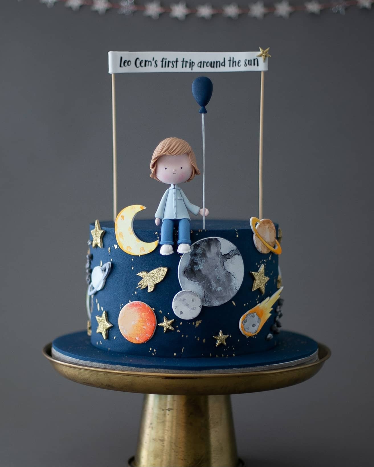 uzay pasta – yıldız ve gezegen temalı erkek çocuk pastası