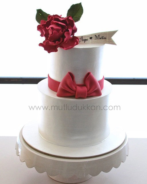 söz pasta – pembe şakayık süslemeli iki katlı söz pastası