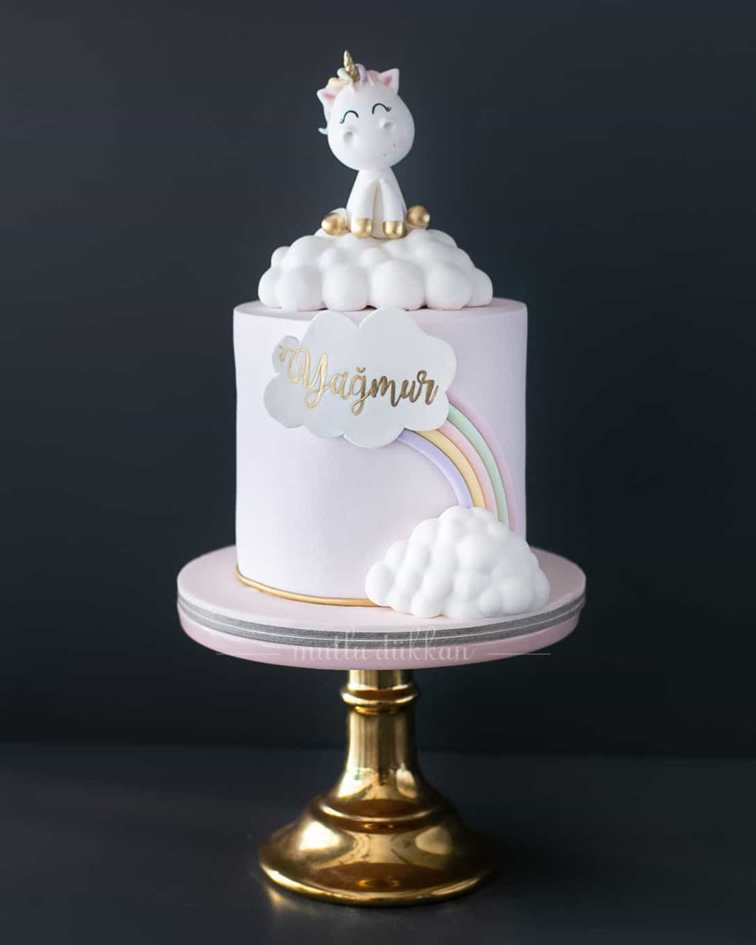 unicorn pasta – gökkuşağı temalı kız doğum günü pastası