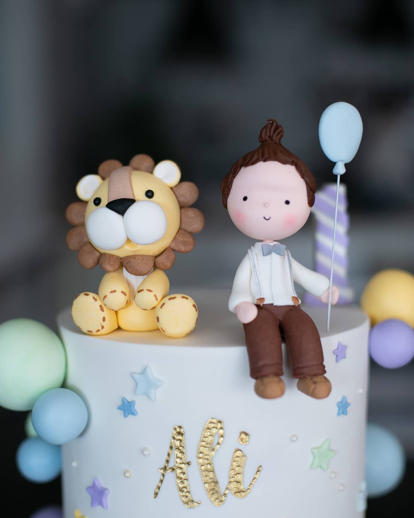 aslan pasta – balon süslemeli erkek doğum günü pastası