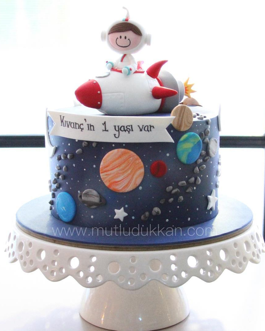astronot pasta – roket ve gezegen temalı erkek çocuk pastası