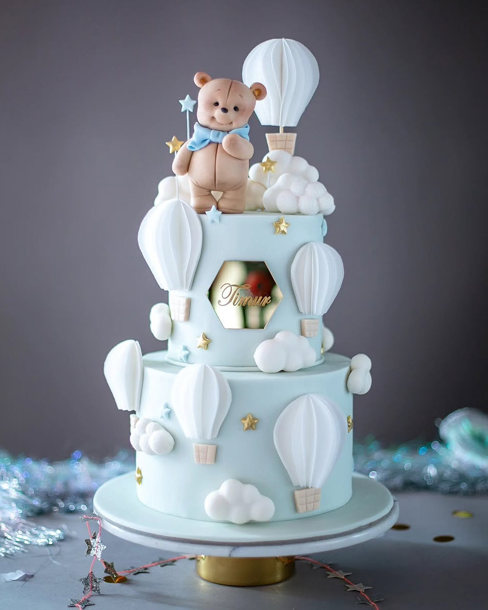 baby shower pastası – ayıcık ve uçan balon süslemeli pasta