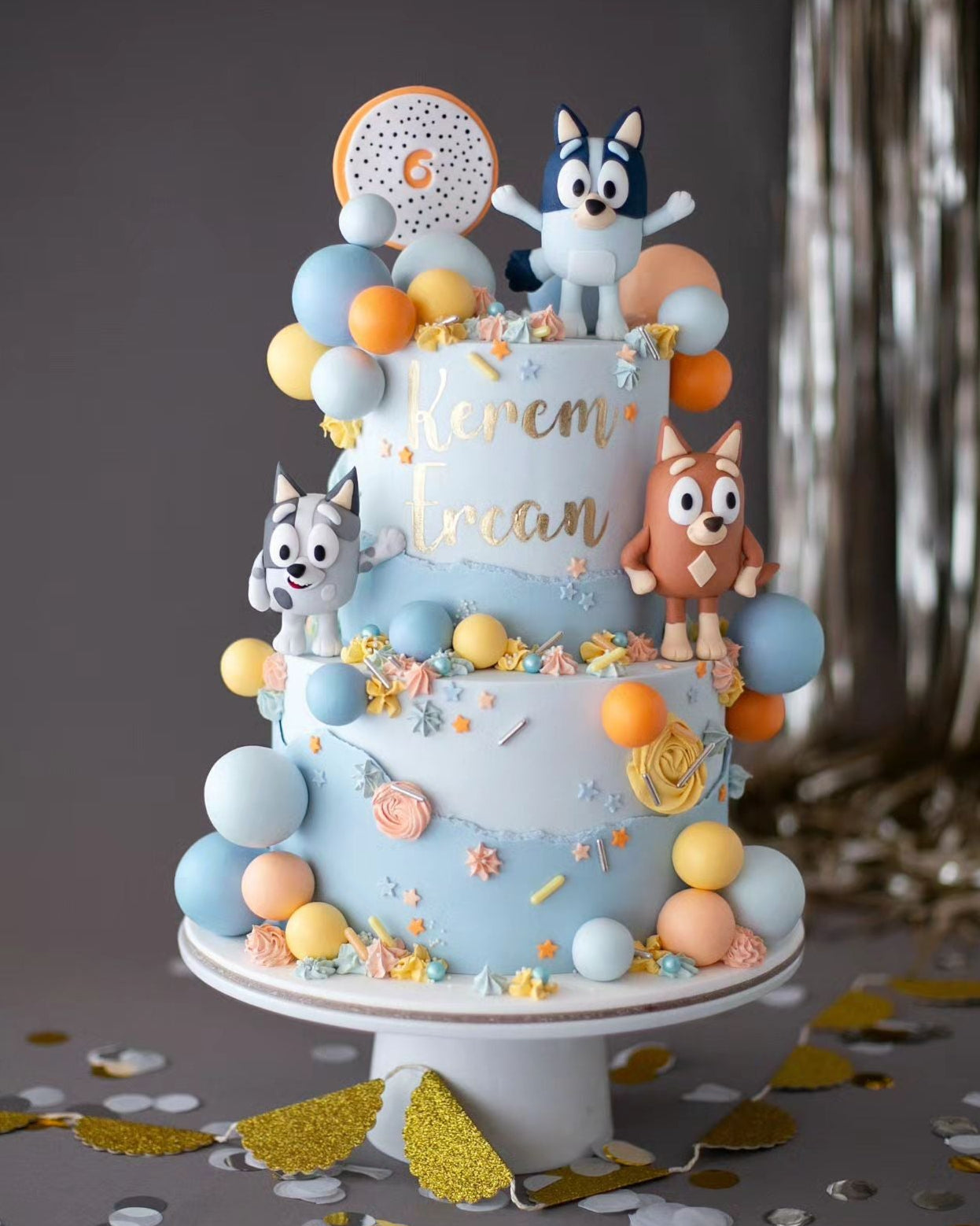 bluey pasta – muffin ve rusty figürlü çocuk pastası