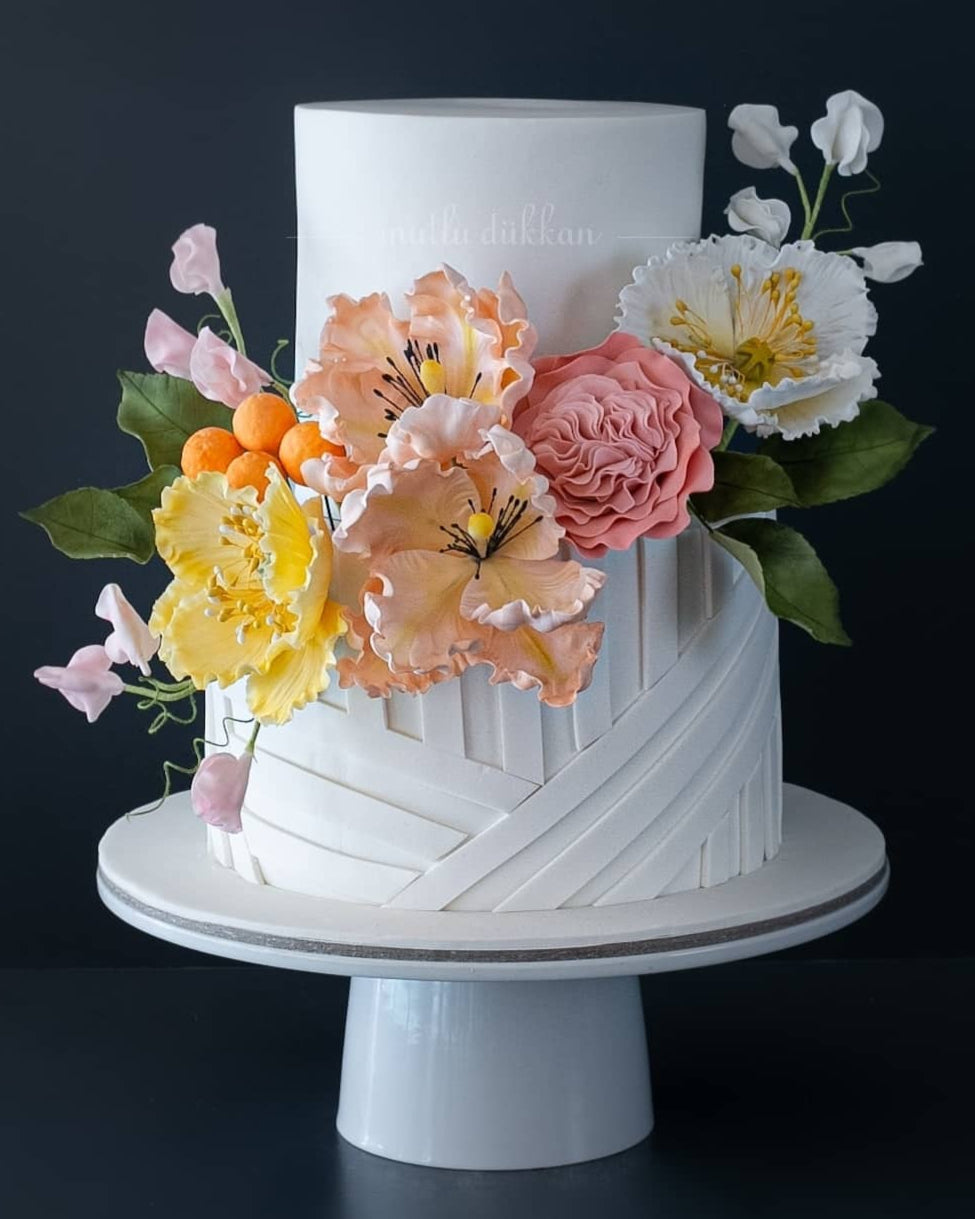 çiçekli nişan pastası – modern bahar temalı pasta