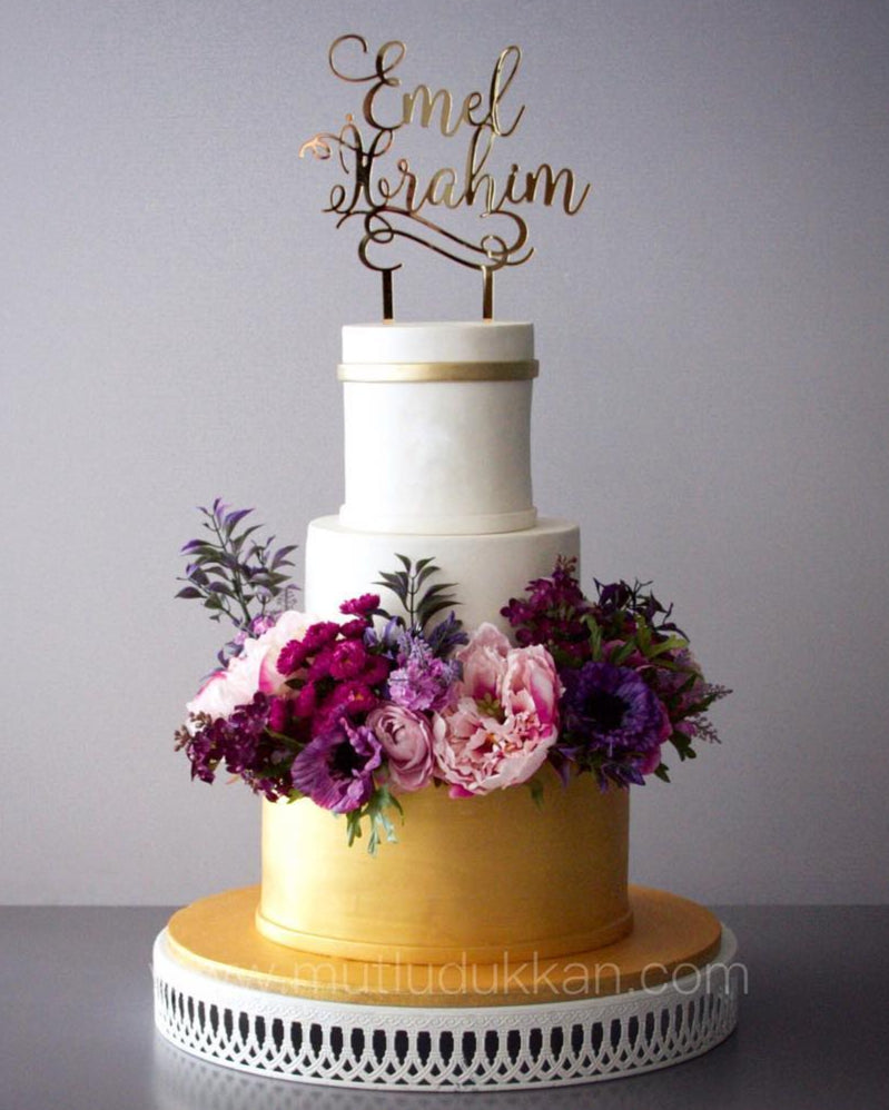 düğün pastası – mor ve pembe çiçekli şık tasarım pasta