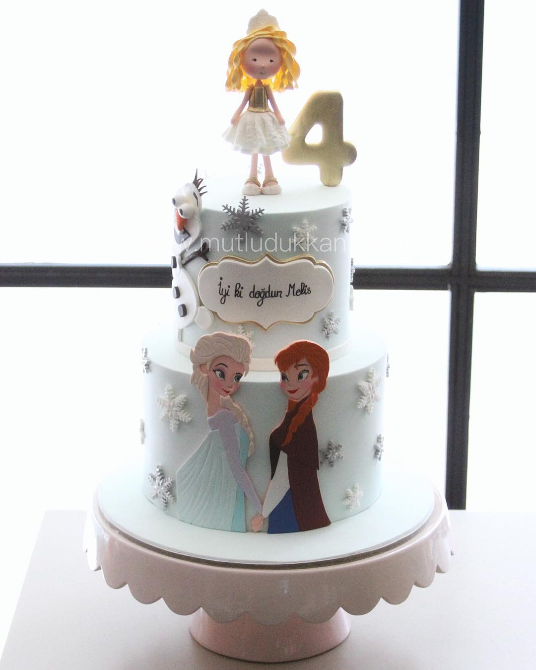 Elsa ve Anna Pasta – Karlar Ülkesi Temalı Kız Pastası