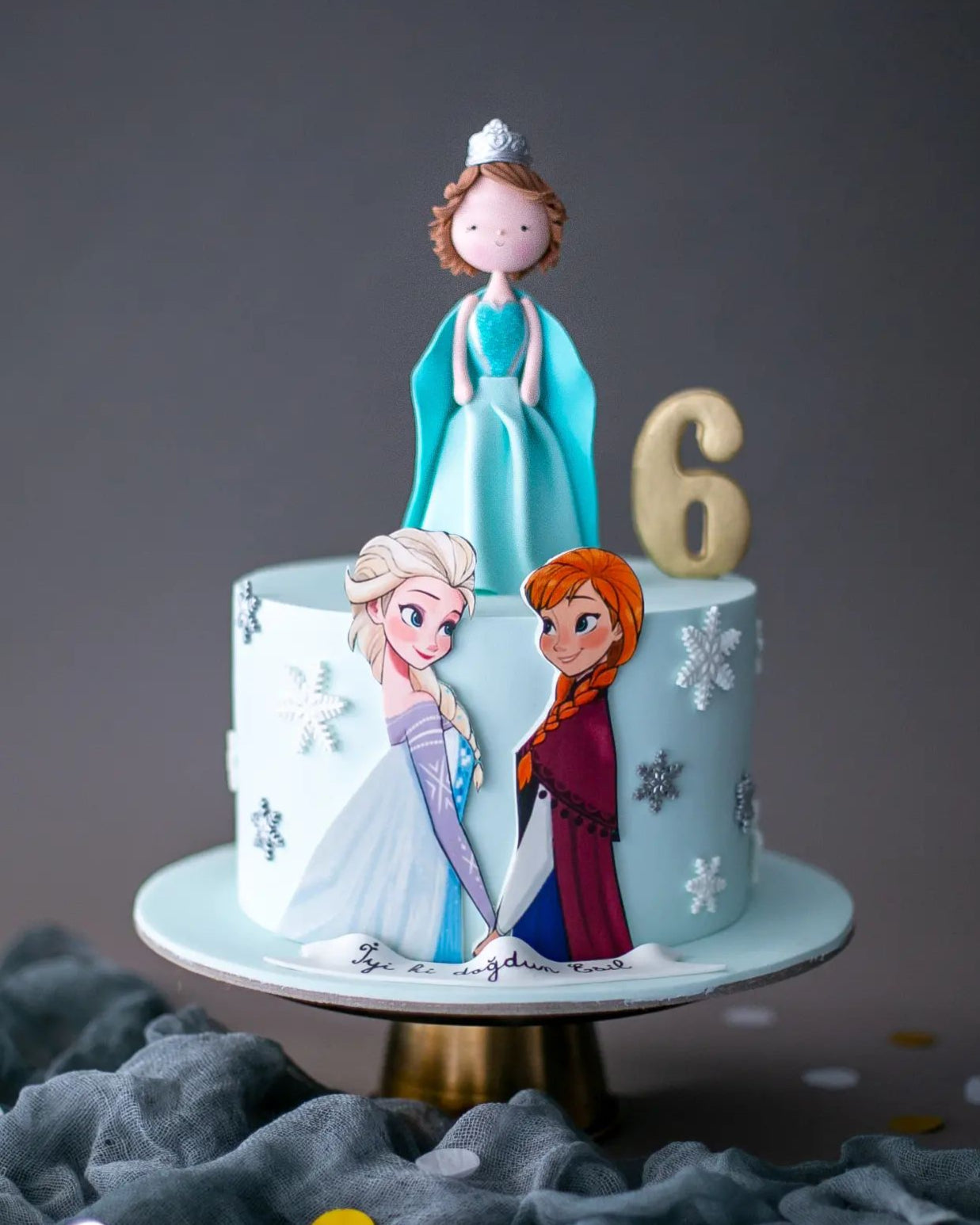 elsa pasta – kar tanesi süslemeli frozen kız pastası