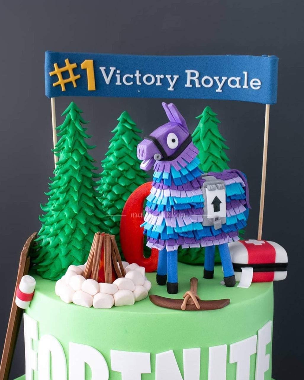 fortnite pasta – llama figürlü çocuk doğum günü pastası