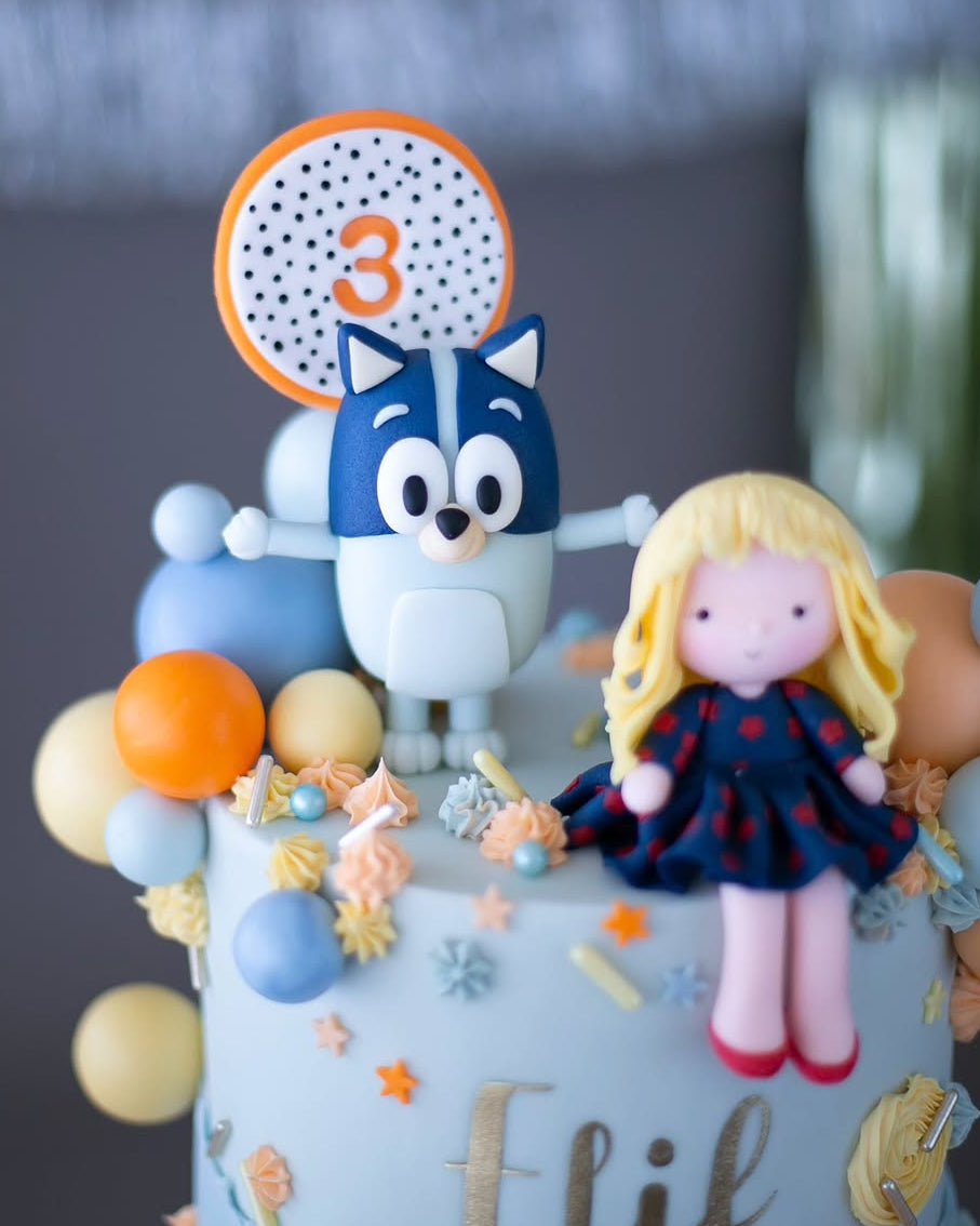 kız figürlü bluey pasta – çocuk doğum günü pastası