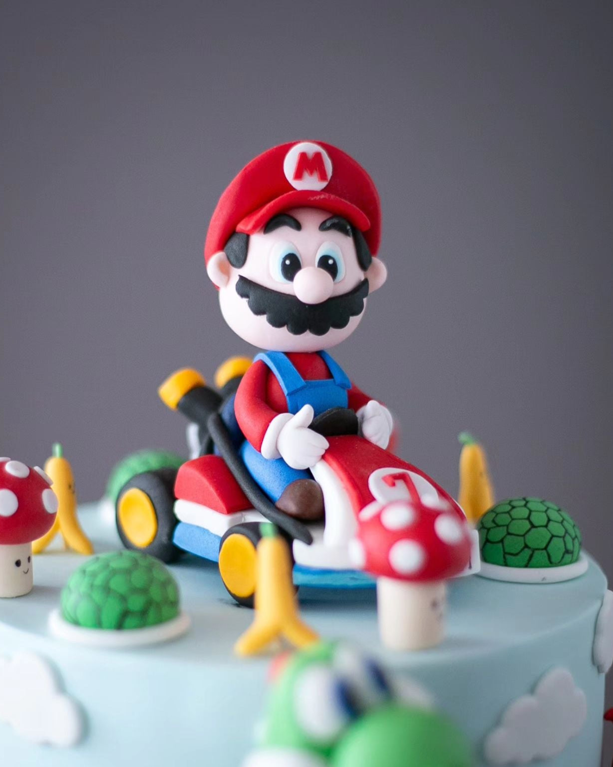 mario pasta – yoshi ve yarış arabası temalı erkek pastası