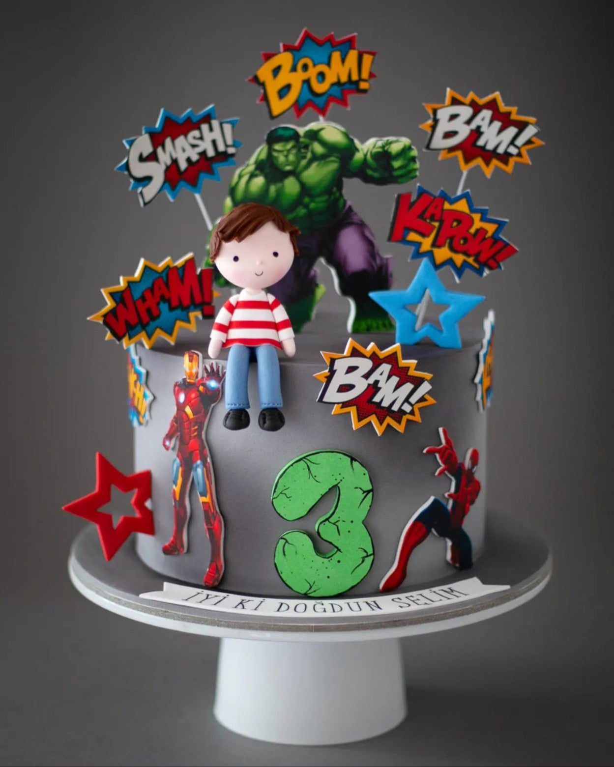 marvel pasta – hulk ve iron man temalı erkek çocuk pastası
