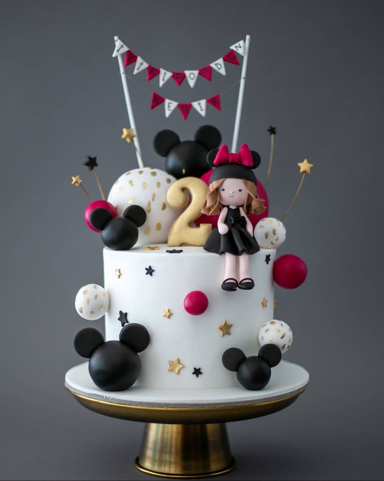 mickey ve minnie pastası – top süslemeli pasta