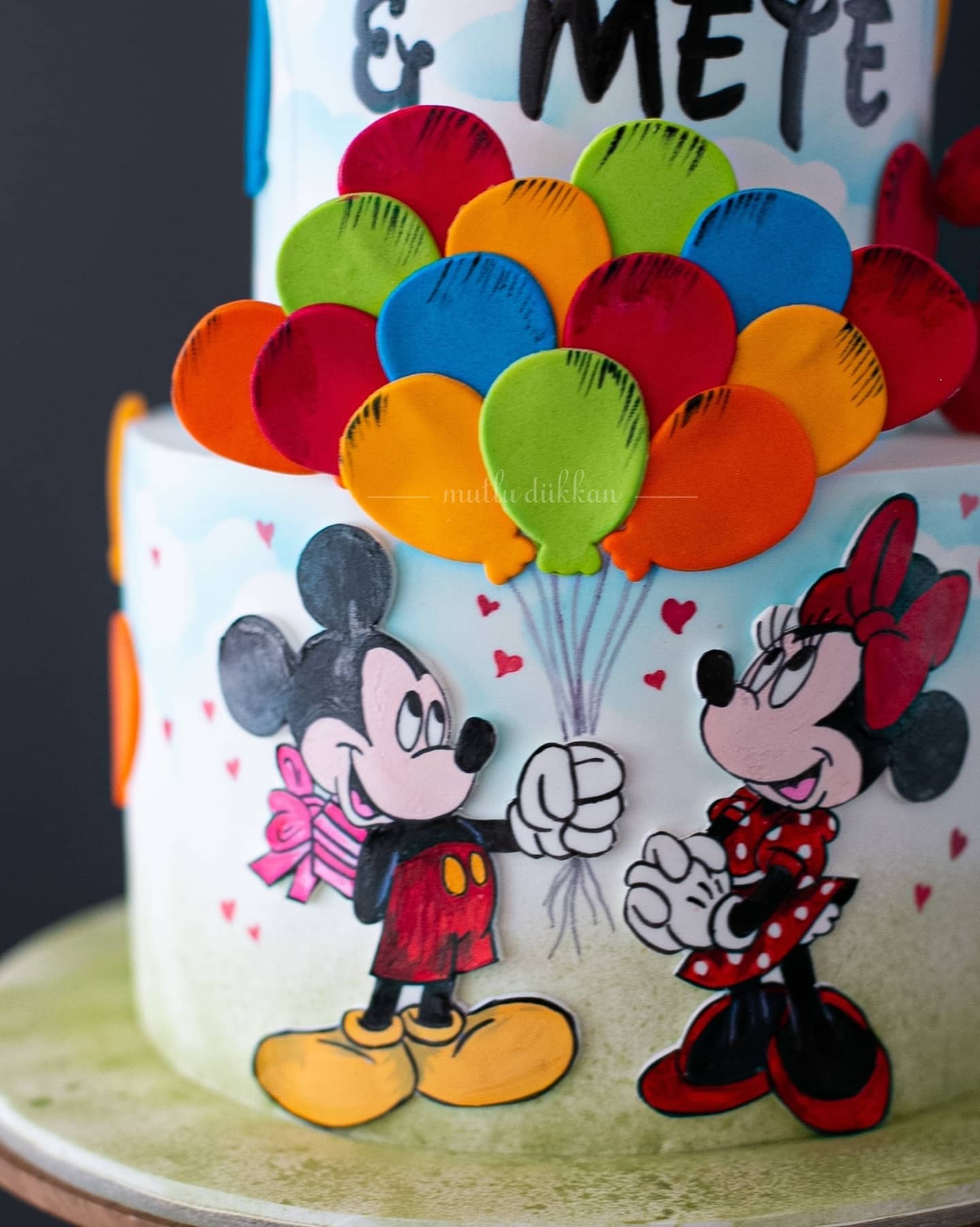 mickey minnie pasta – balon süslemeli ikiz kardeş pastası