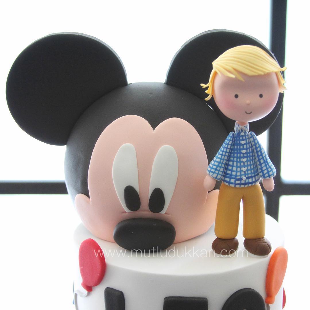 mickey pasta – balon süslemeli çocuk doğum günü pastası