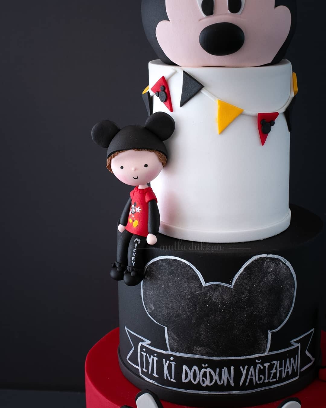 mickey pasta – 3 katlı erkek doğum günü pastası
