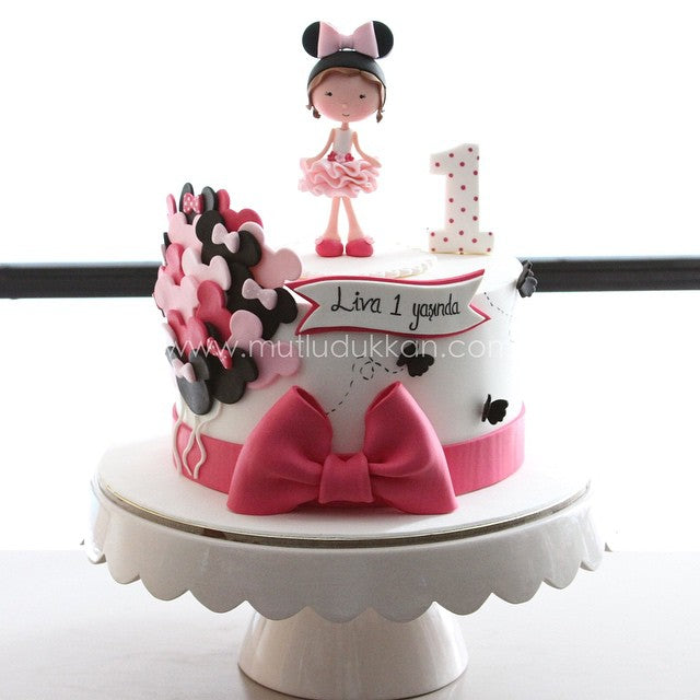 minnie mouse pasta – balon ve fiyonk temalı pasta