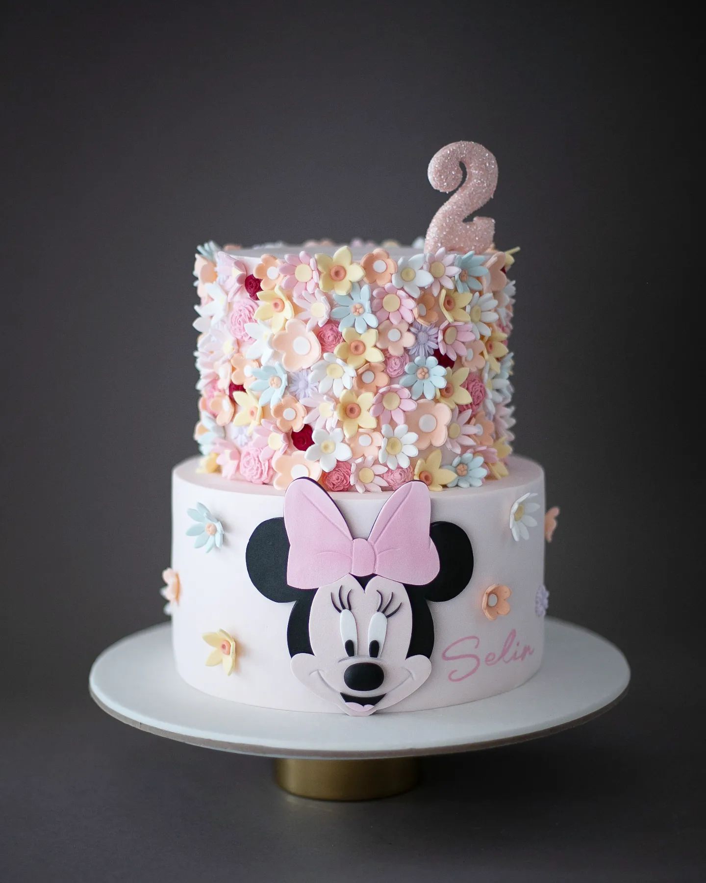 minnie mouse pastası - çiçekli pasta
