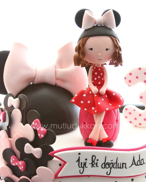 minnie pastası – kurdeleli ve puantiyeli pasta