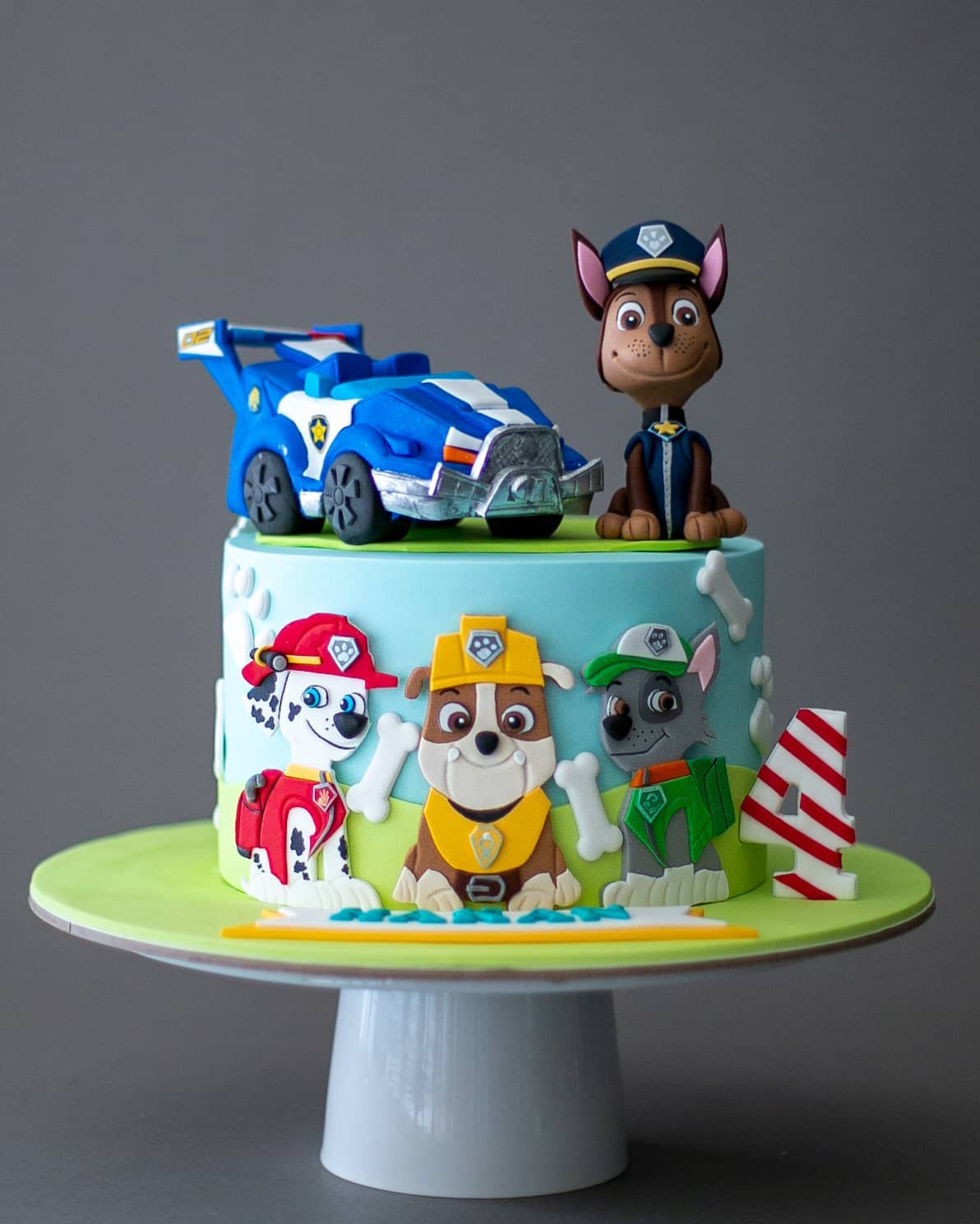 paw patrol pasta – chase polis arabası figürlü pasta