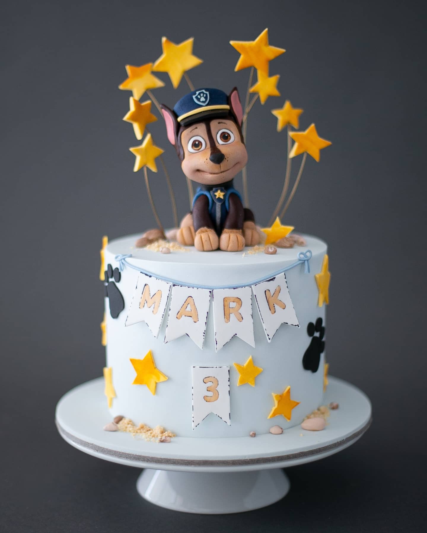 paw patrol pasta – chase figürlü doğum günü pastası