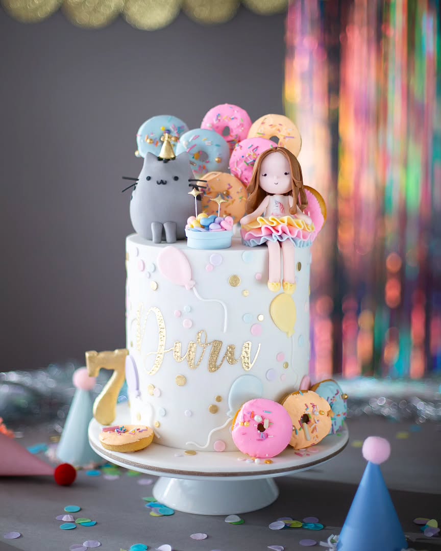 pusheen pasta – donut süslemeli kız doğum günü pastası