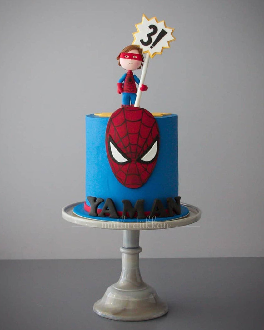 spiderman pasta – maske süslemeli erkek çocuk pastası