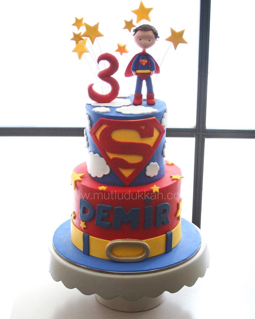 superman pasta – erkek çocuk doğum günü pastası