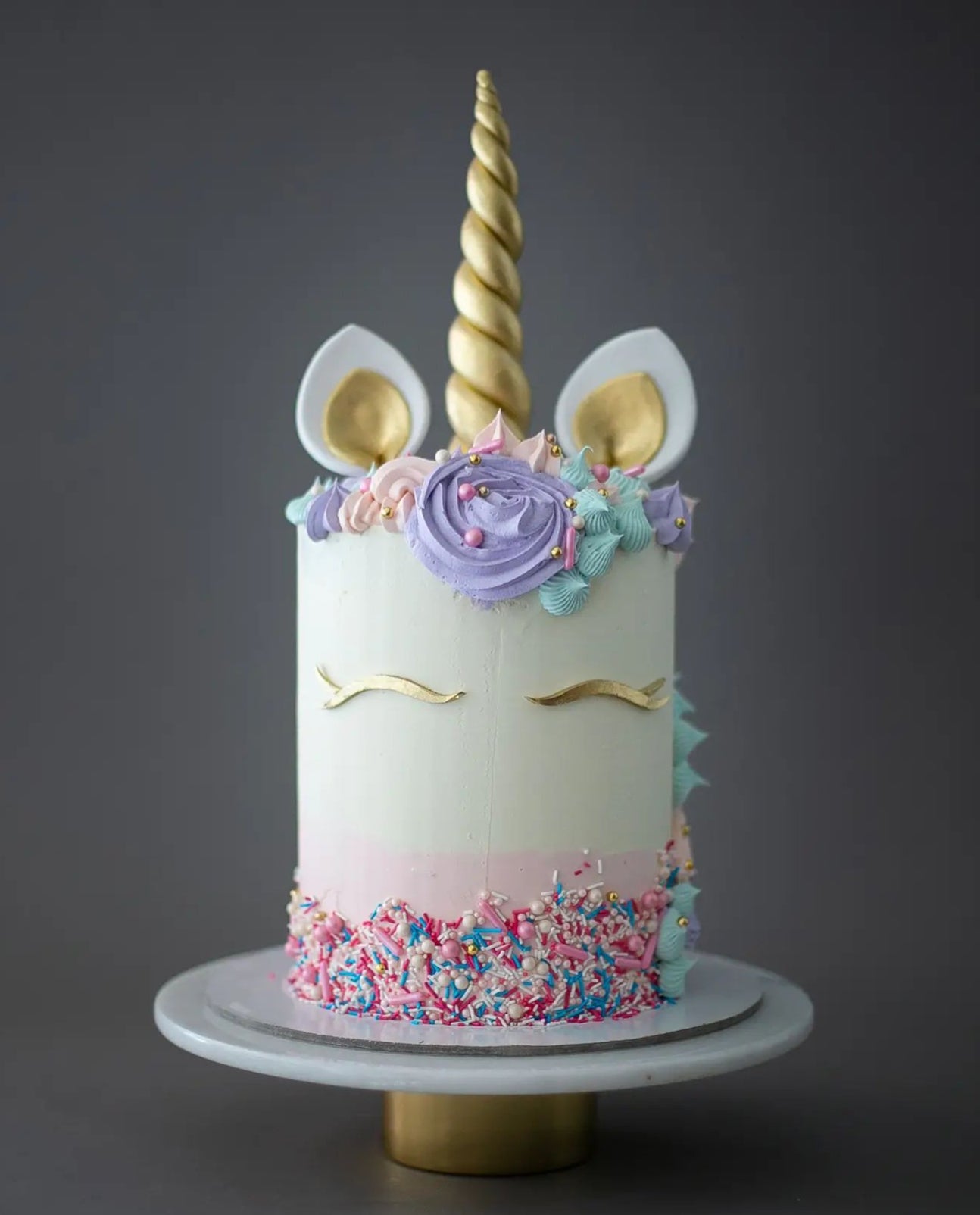unicorn pasta – kremalı ve şekerlemeli kız çocuk pastası