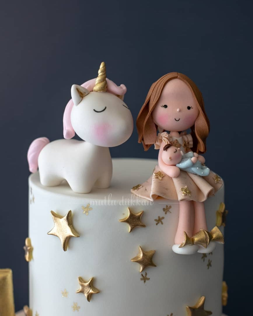 unicorn pasta – altın yıldız temalı zarif kız pastası