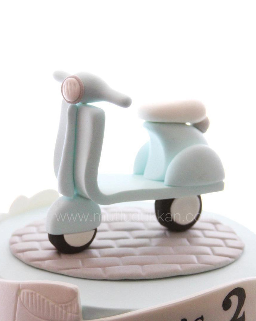 Vespa Scooter Motosiklet Pasta Figürü