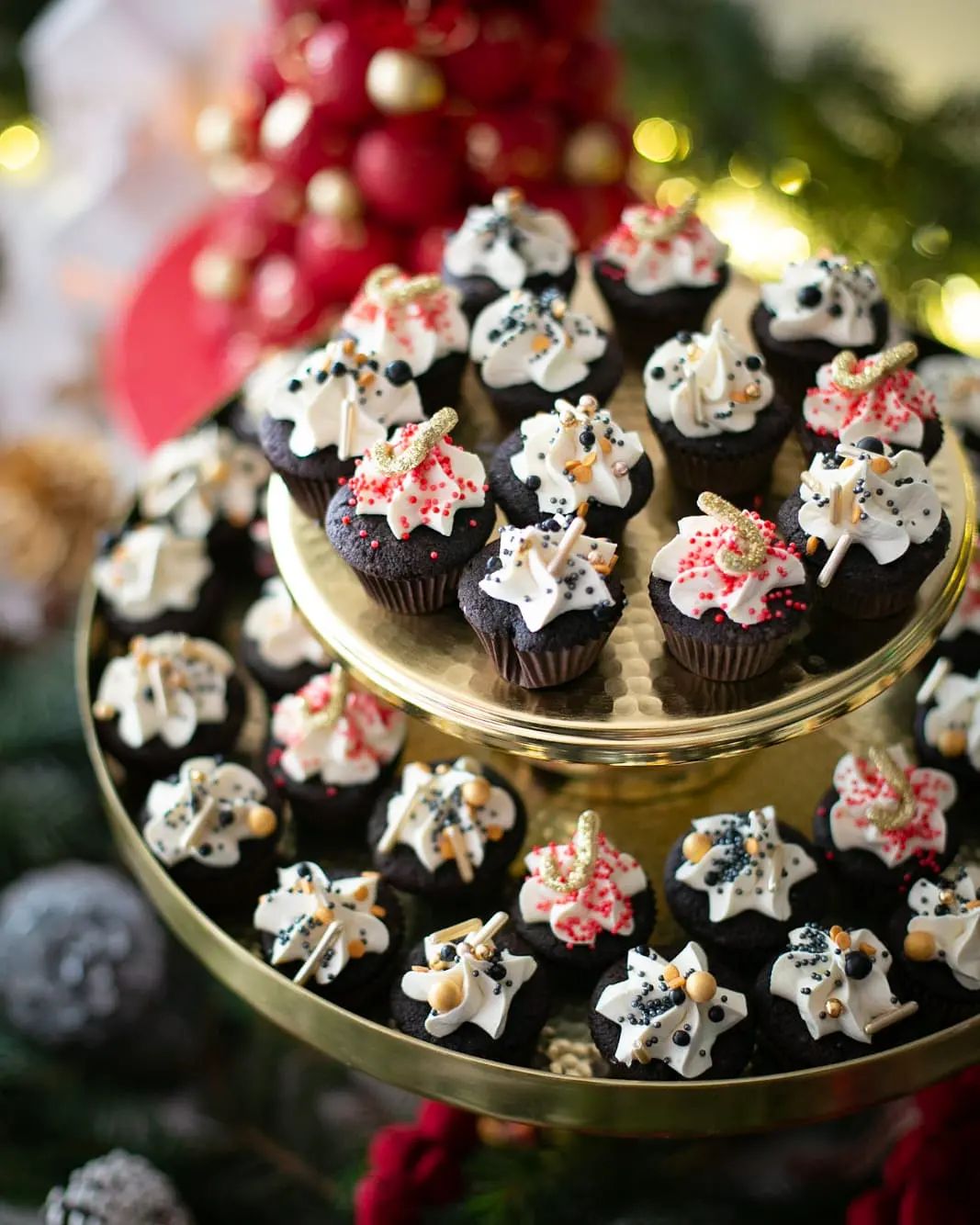 Yılbaşı için Mini Kremalı Cupcake